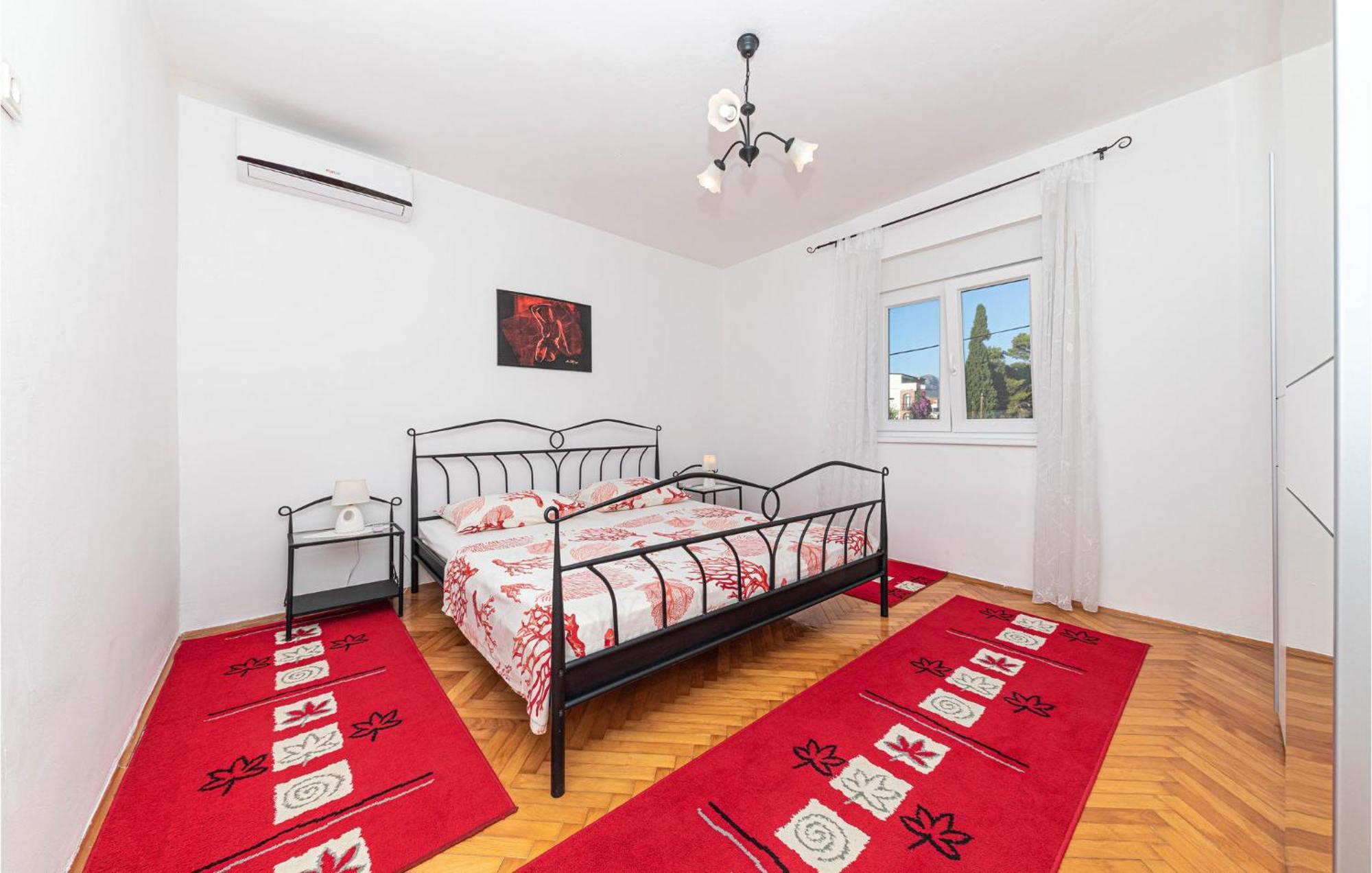 Lovely Apartment In Kastel Kambelovac With Wifi Kaštela Exterior foto