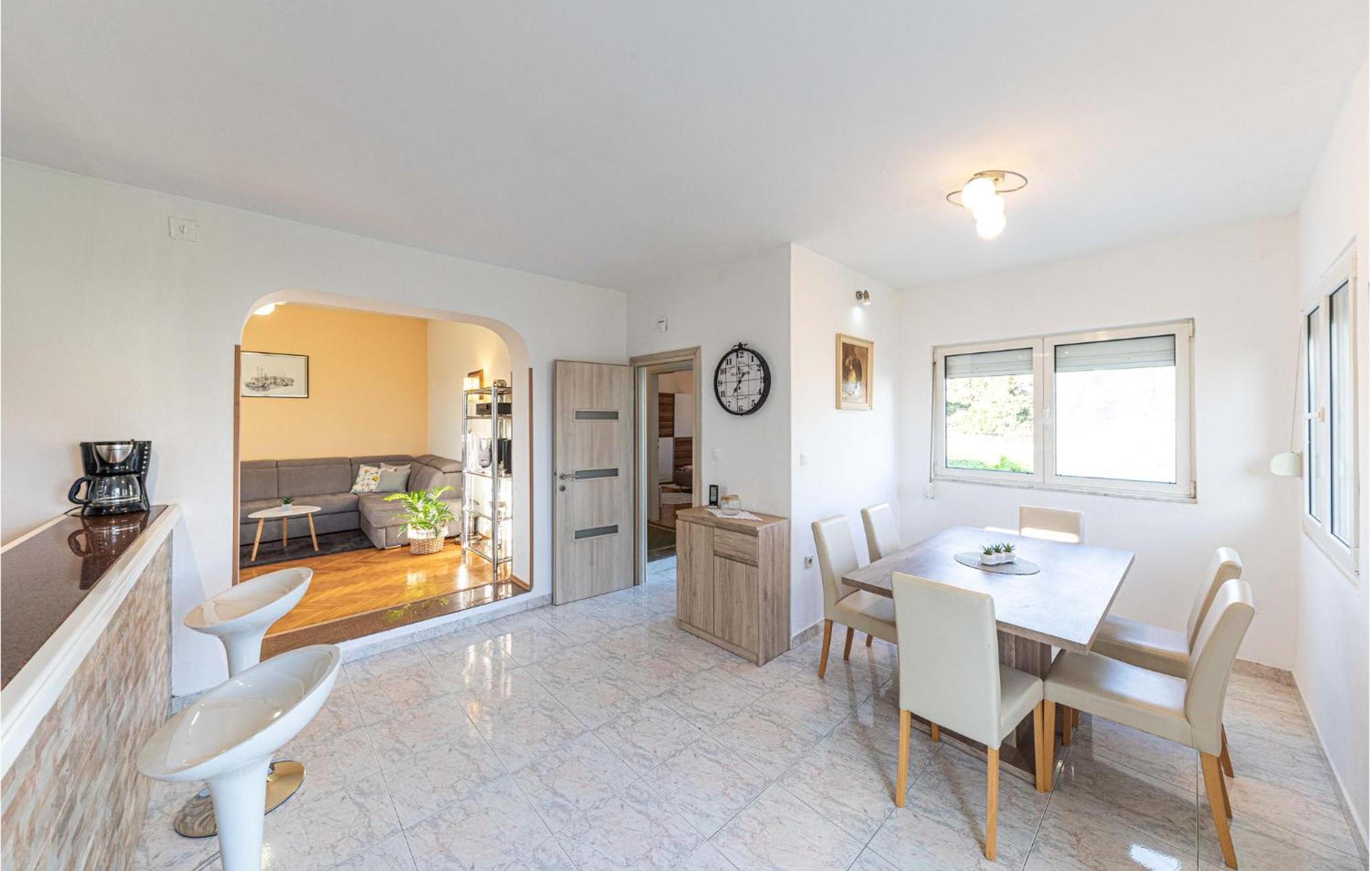 Lovely Apartment In Kastel Kambelovac With Wifi Kaštela Exterior foto